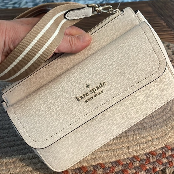 Kate Spade wristlet. NWT cream leather - Picture 9 of 11